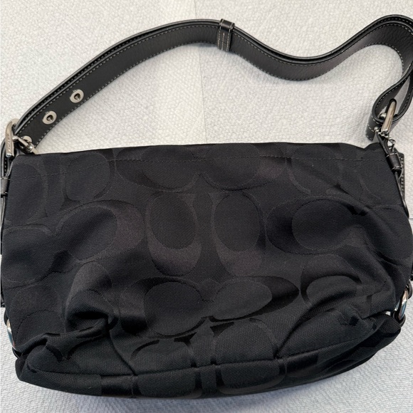Coach signature shoulder bag Black Canvas F15250 - Picture 1 of 14